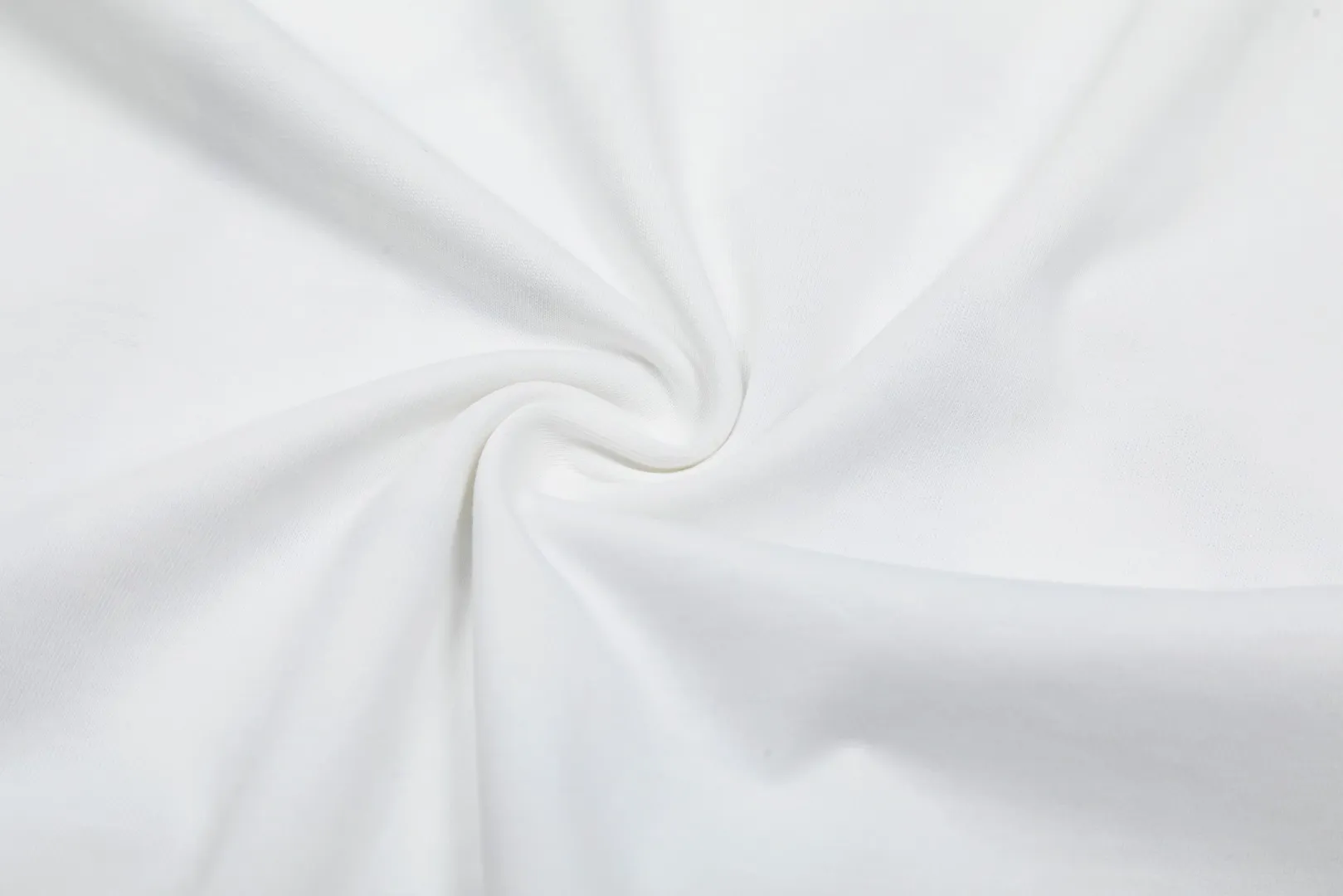 VIVI997# "Top hot style" vivienne west wood Queen Mother West U-neck big T short sleeves 2025 top hot style 220g 32 count high-density double yarn pure cotton, comfortable fabric The upper body effect is good-looking, and the rate of turning heads is high Size: XS-L Color: White Black
